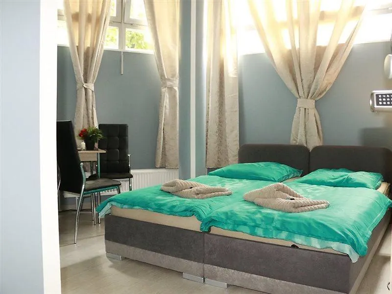 Amaya Motel Berlín 3*,